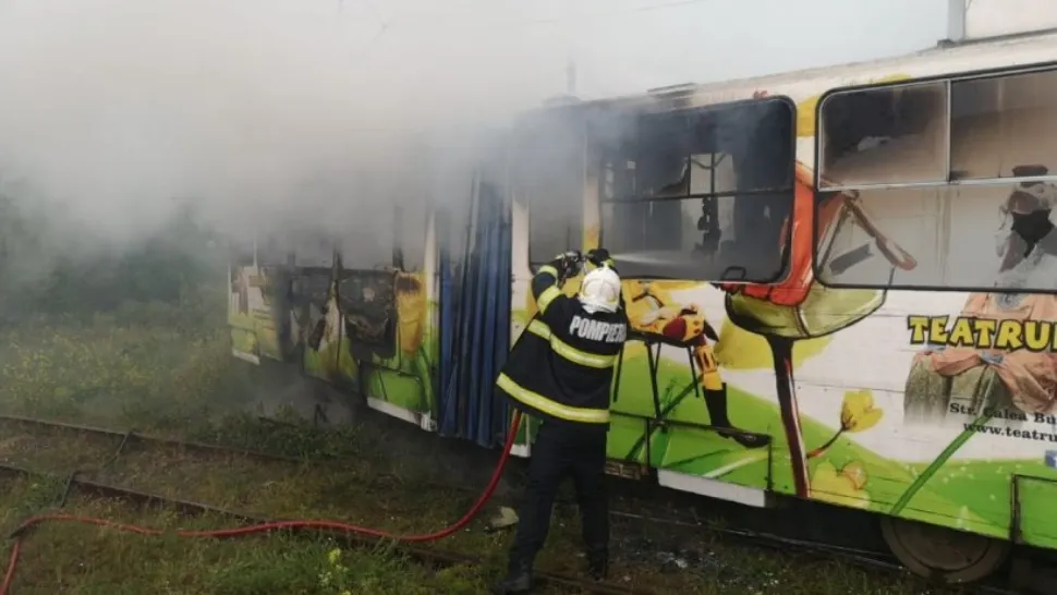 Tramvai lovit de fulger la Craiova