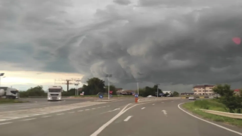 Fenomen meteo spectaculos