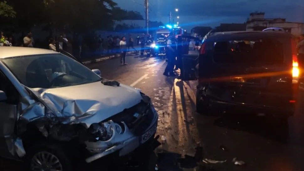 Accident GRAV în Târnăveni, jud. Mureș: 4 victime după ciocnirea VIOLENTĂ între două mașini și circulație BLOCATĂ
