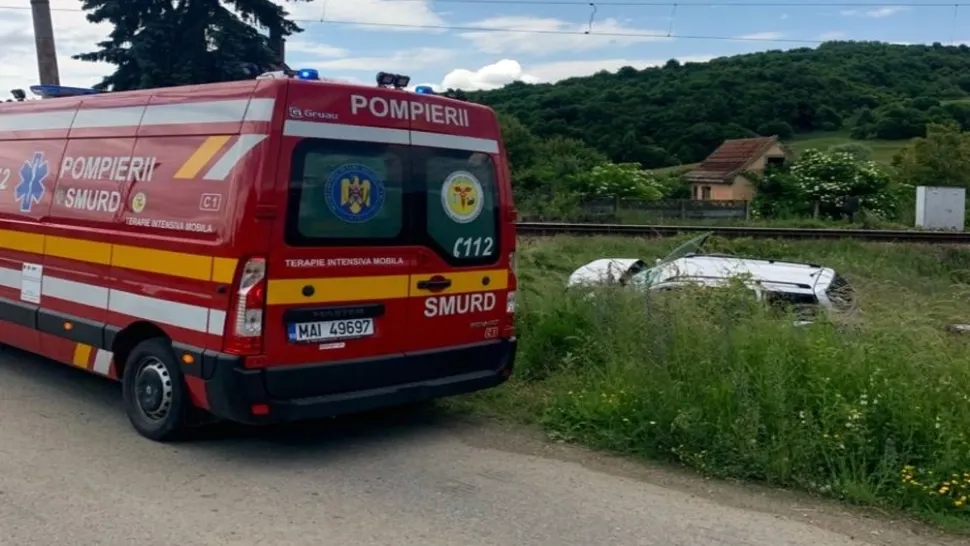 Autotursim lovit de tren