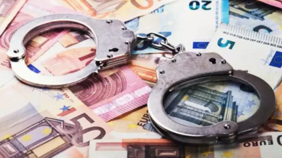 Cercetat penal pentru că a încercat să de mită 8.000 de euro unui șef de post. Foto/Arhivă