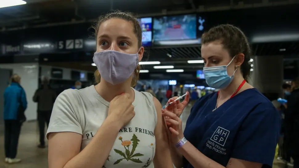 Și persoanele vaccinate pot transmite coronavirusul / Foto: Profi Media