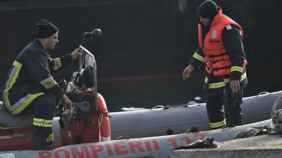 Scafandrii l-au găsit la 5 metri de mal. Foto/ISU