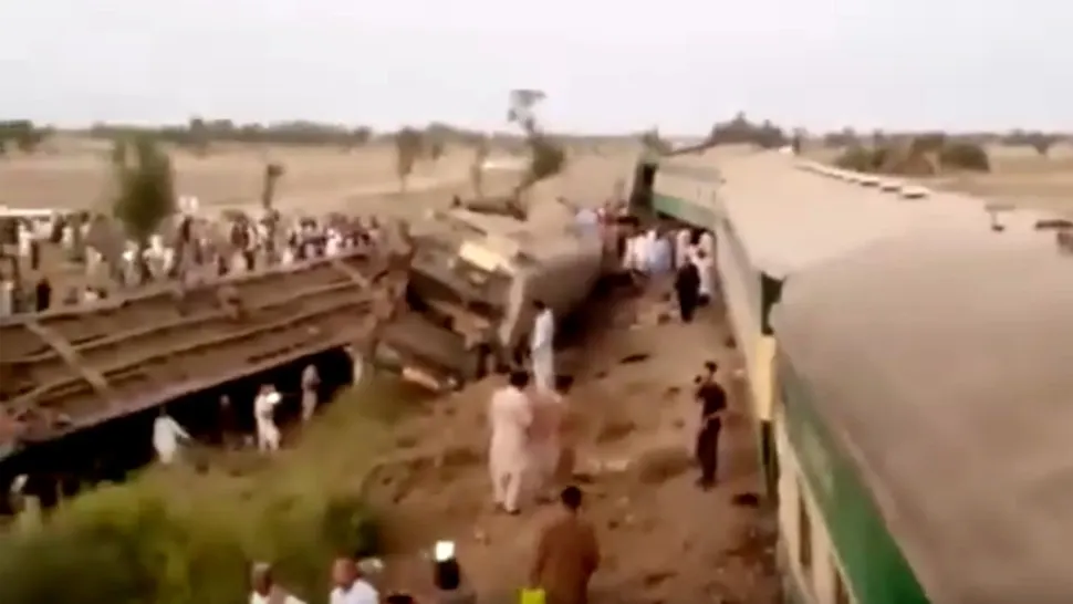 Tren deraiat
