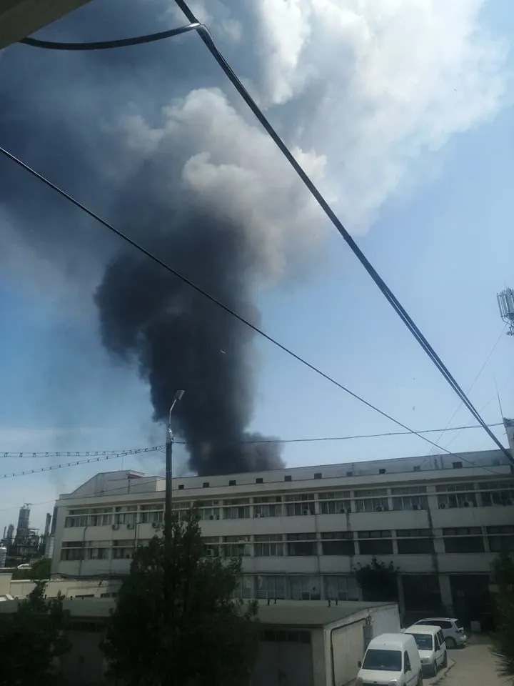 Ministrul Mediului: „Există în continuare PERICOL de explozie la Petromidia-Năvodari!” - UNDE se îndreaptă norul de fum