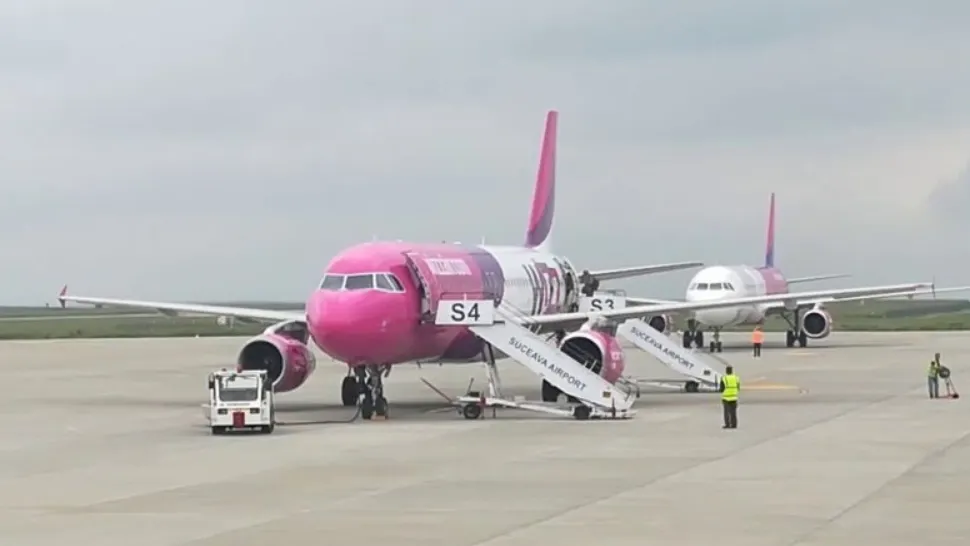 Aeronava în așteptare pe aeroport