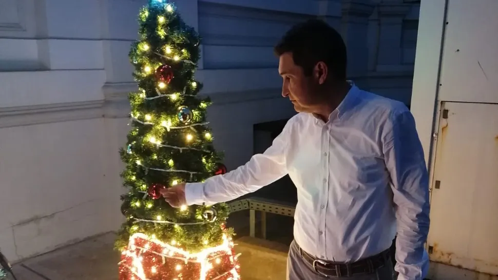 Cod galben de caniculă, primarul caută brad de Crăciun