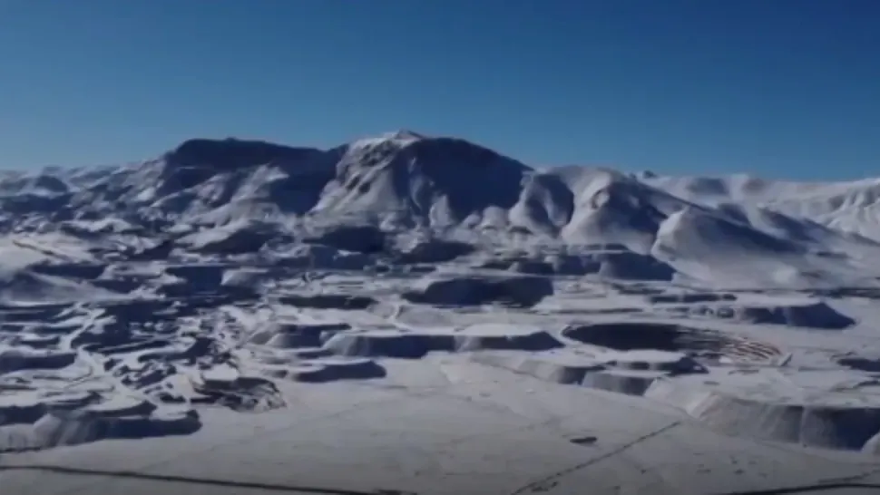Deșert Atacama, Chile, acoperit de zăpadă / Captură foto