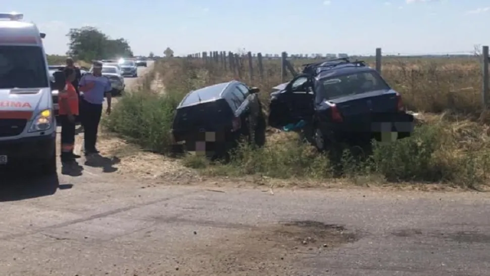 Foto arhivă. Accident cu 3 mașini, în Galați. 5 oameni au ajuns la spital. Foto/ISU