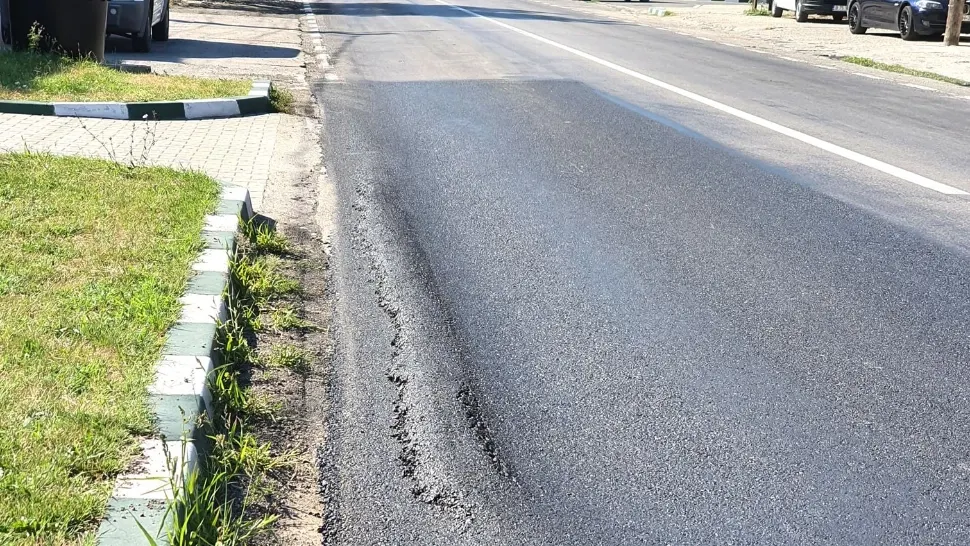 Asfaltare de mântuială pe DN1 A