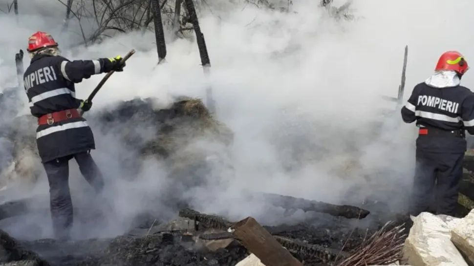 Incendiu la un depozit de furaje, în Neamț