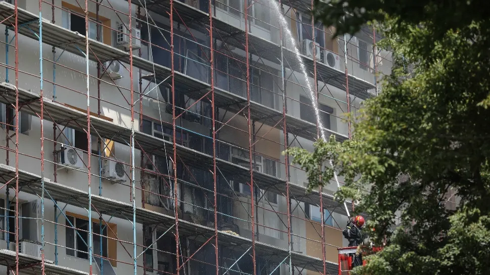 Incendiu în Capitală. FOTO: INQUAM (Octav Ganea)