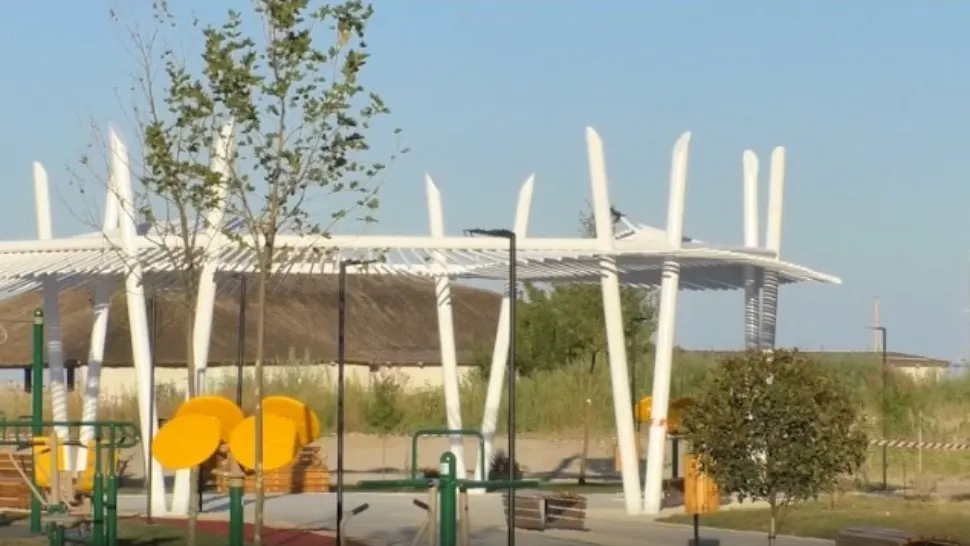 Primul parc de fitness amenajat pe malul mării, pe plaja Modern din Constanța