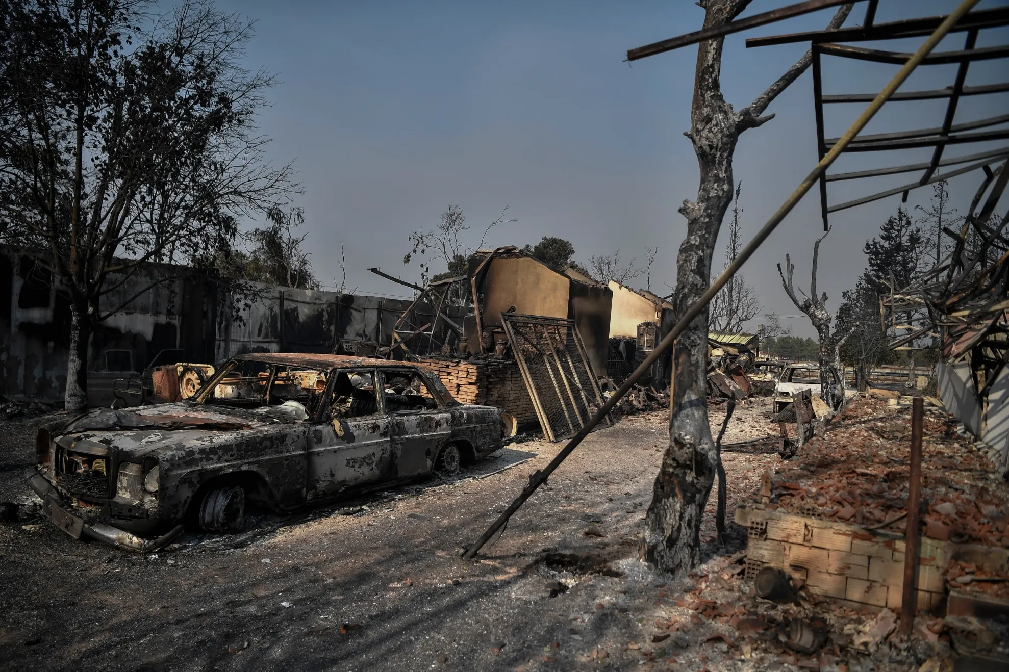 Peisaj apocaliptic în urma incendiilor care au distrus tot în cale
