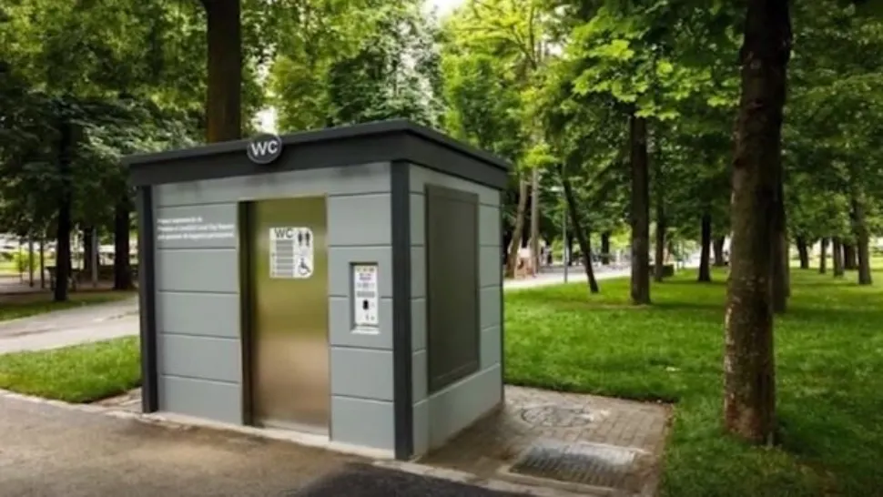 Toaletă publică