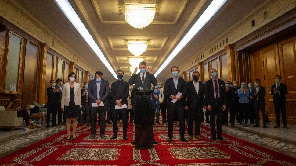 Dan Barna îi forțează mâna lui Florin Cîțu. Foto/Inquam