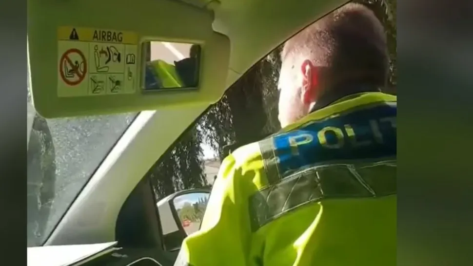 Polițiști, în timpul programului / Captură video