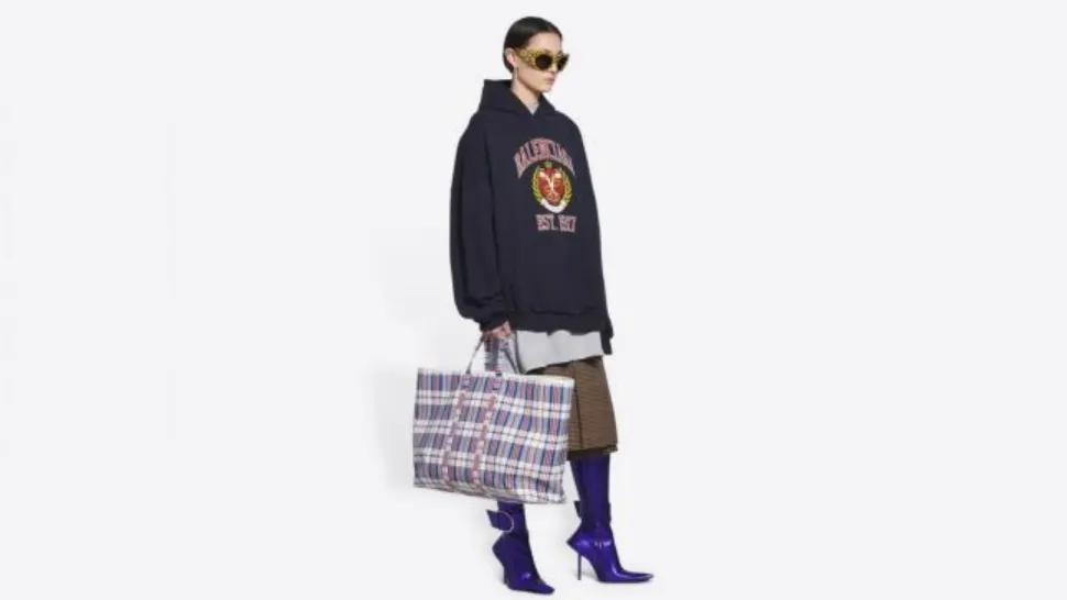 Sursa foto: Balenciaga.com