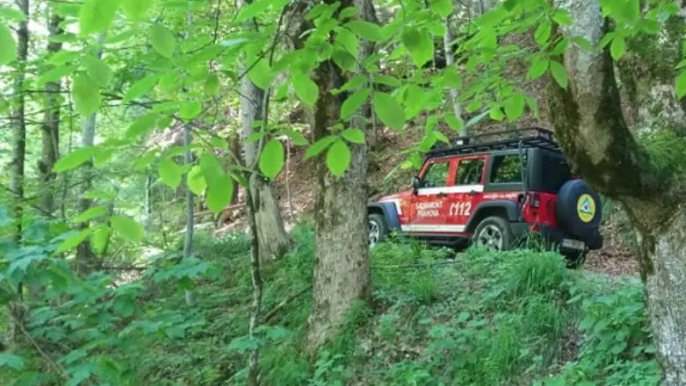 Turiști rătăciți pe munte, salvați în ultima clipă