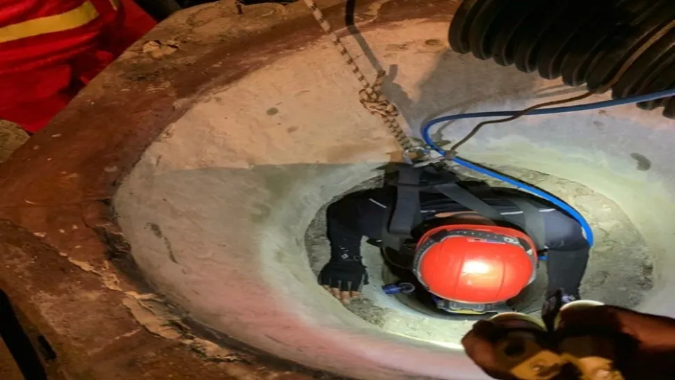 Operațiune de salvarea a unei femei căzute în fântână fără succes