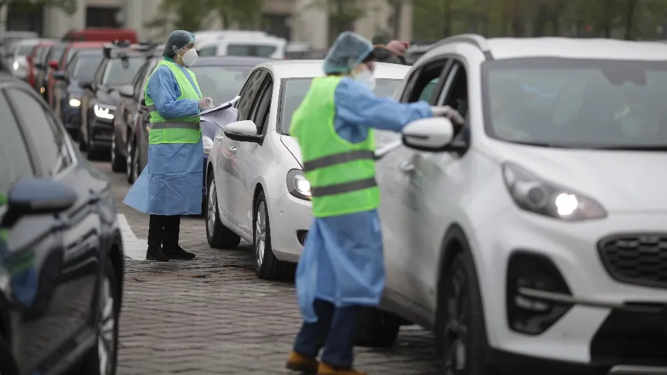 Imagine de arhivă vaccinare drive thru Piața Constituției, Capitală / Inquam Photos / Octav Ganea