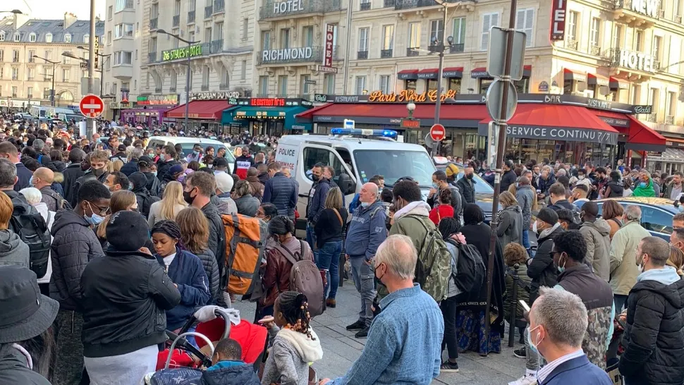 Aletă cu bombă la Paris Foto: Twitter.com