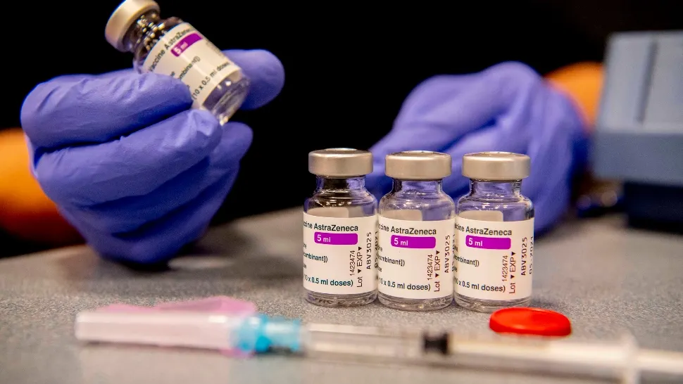 Vaccinarea anti-COVID-19 continuă la cote mici în România Foto: Profi Media
