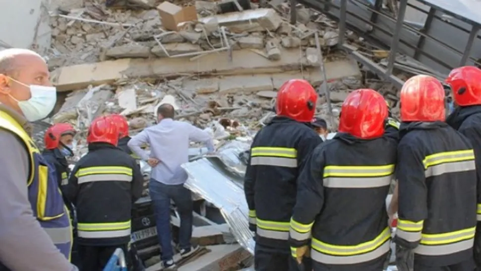 TRAGEDIE în Batumi, Georgia - Cel puțin 3 supraviețuitori după prăbușirea unui bloc de 5 etaje Foto: Twitter.com
