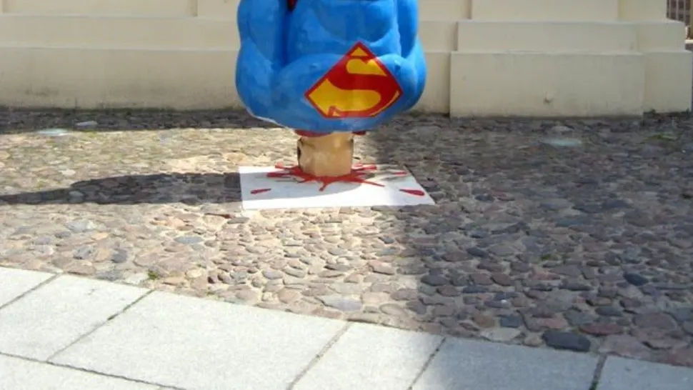 Florin Cîțu, noi postări halucinante pe Instagram cu Superman - De ce acuză PSD de „fake”