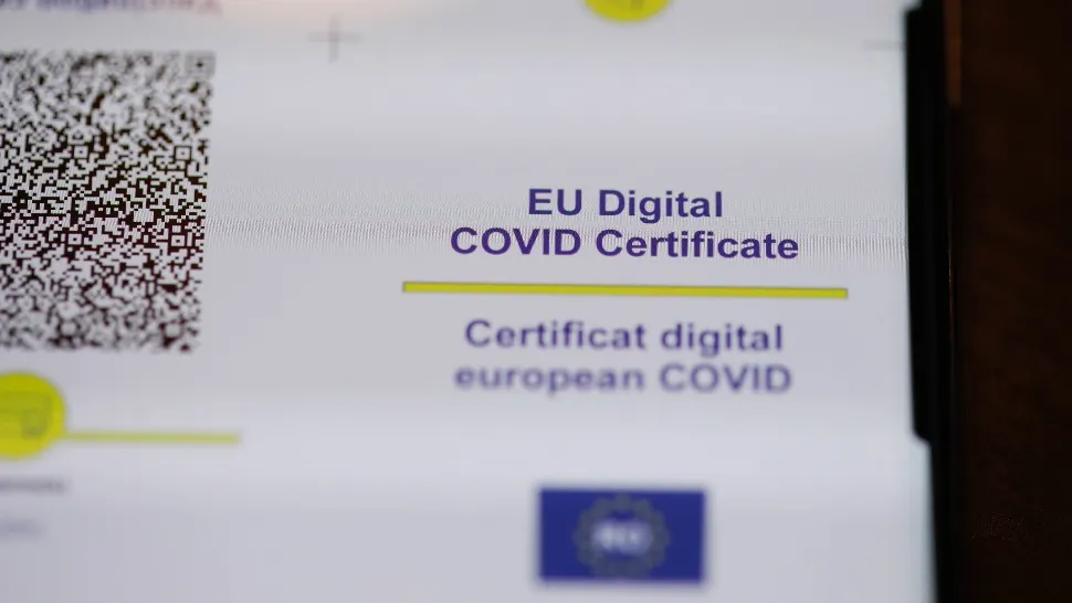 Certificat vaccinare antiCovid / Inquam Photos / Octav Ganea