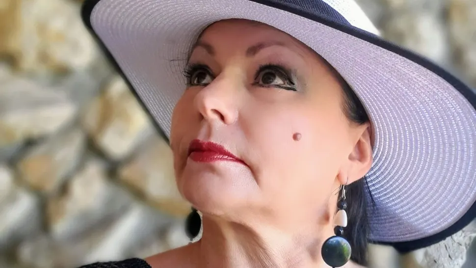 Elena Varlam