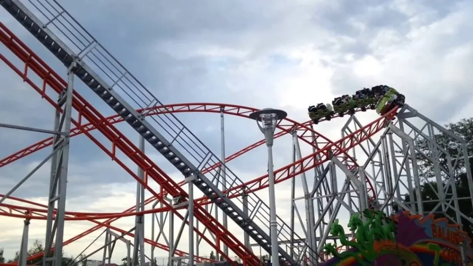 Incidentul s-a produs duminică seara, în roller coaster-ul din Parcul Tei