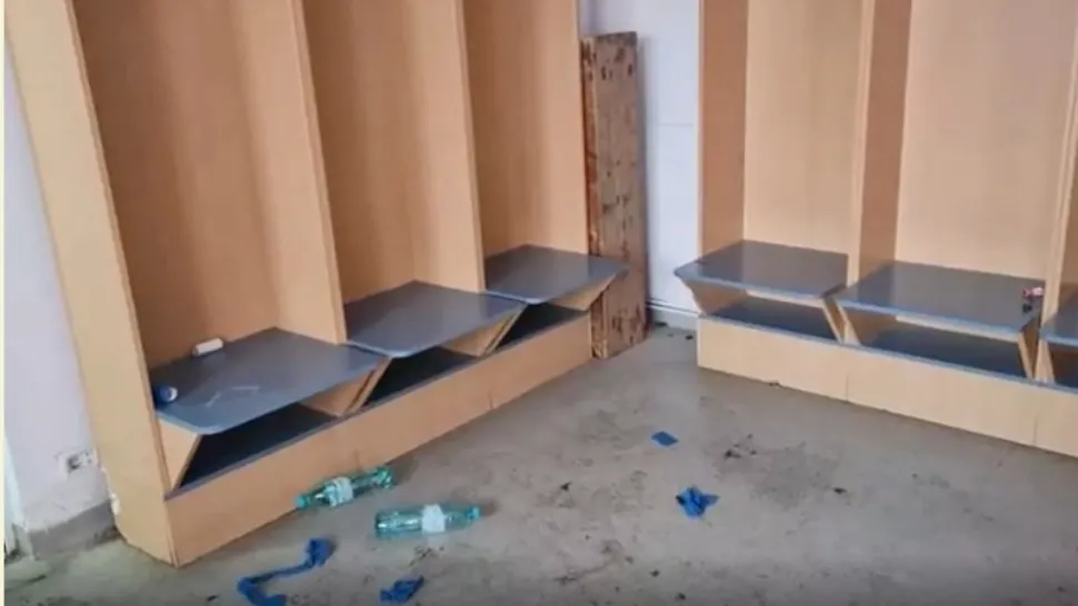 Vestiar vandalizat / Captură video