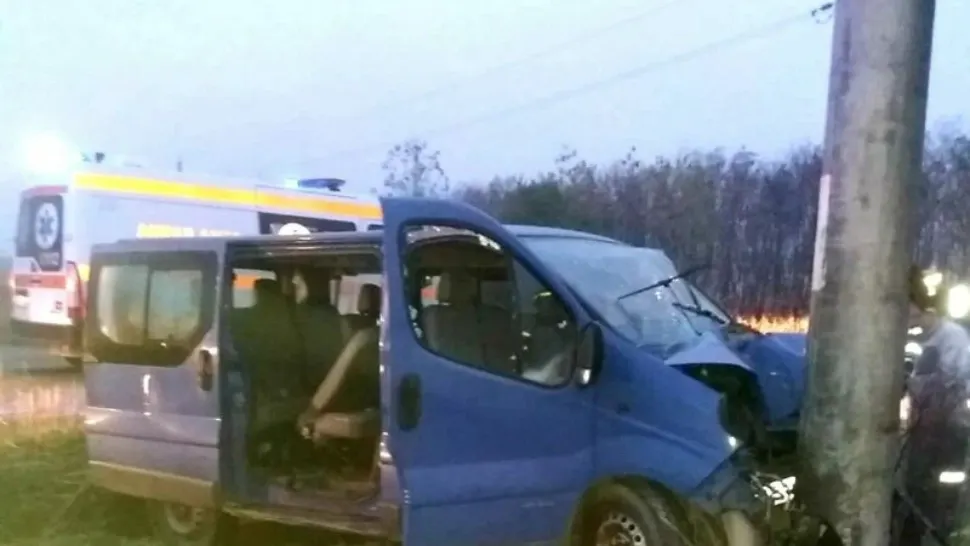 Microbuzul a intrat în stâlp (Info Trafic Giurgiu)