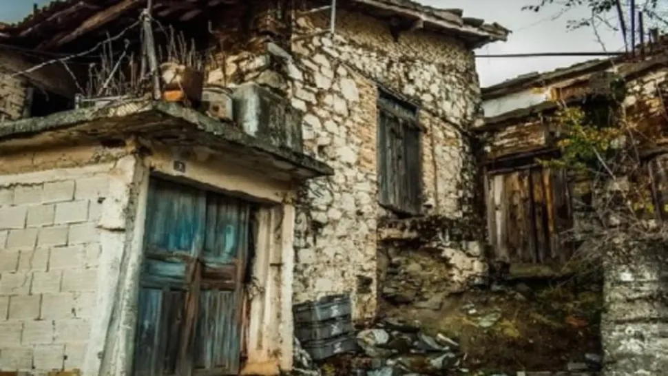 Au cumpărat o casă, dar nici în cele mai negre gânduri nu se așteptau să pățească așa ceva