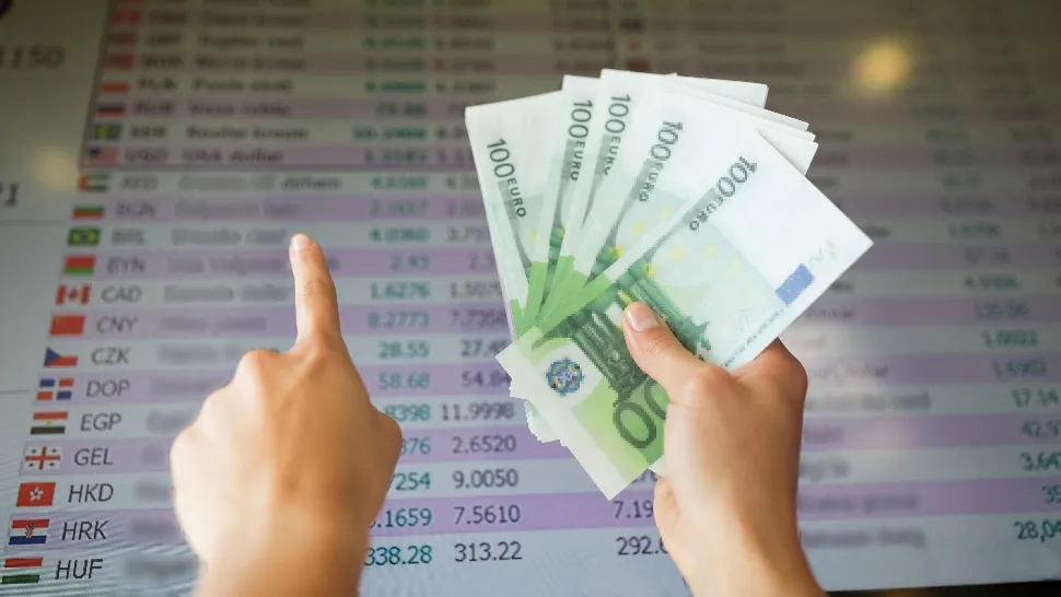 Record istoric pentru moneda unică europeană. Cursul Euro a ajuns la 5,122 lei