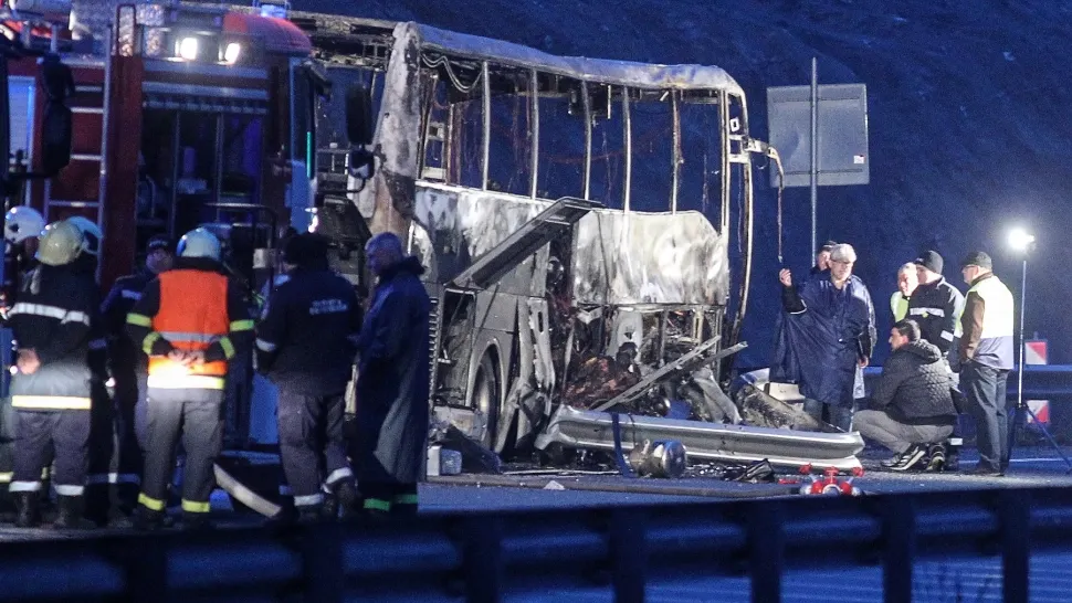 Un autocar a luat foc în Bulgaria / FOTO: Profi Media