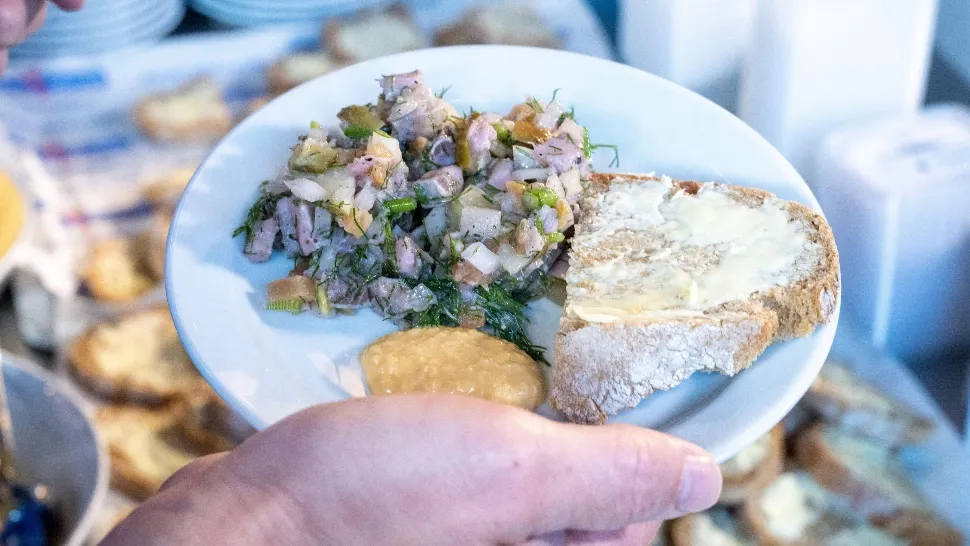 Salata de pește, un înlocuitor pentru cea boeuf. Foto/Profimedia