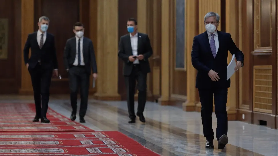 Cioloș, contre cu ciolacu pe rețelele sociale. Foto/Inquam
