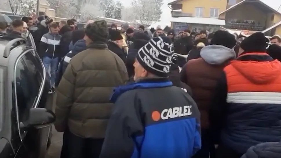 Incidente la cunoscuta luptă simbolică a mascaților de la Ruginoasa