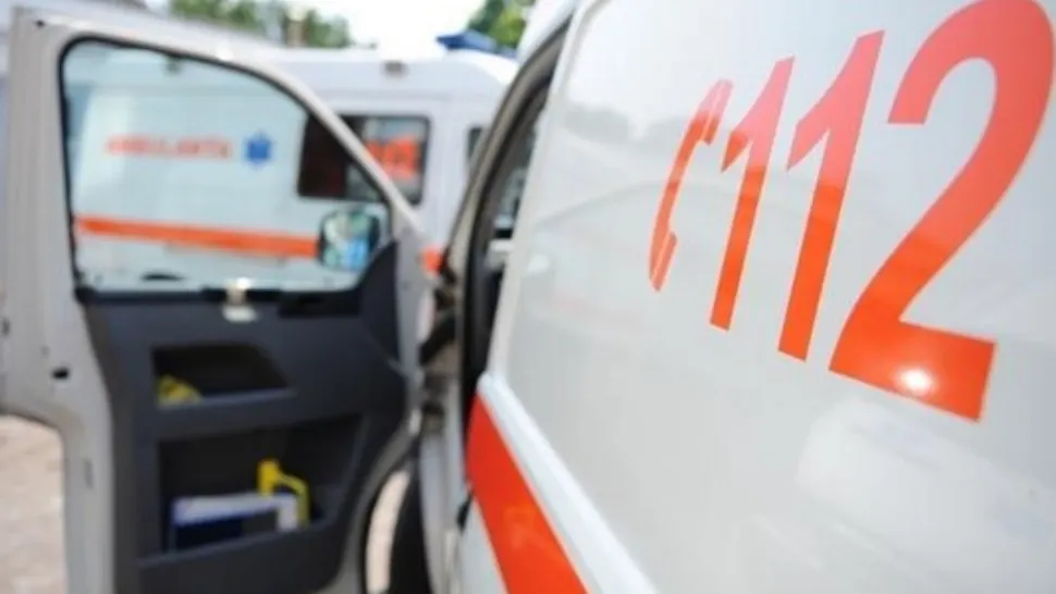 Ambulanță în misiune - imagine cu notă sugestivă