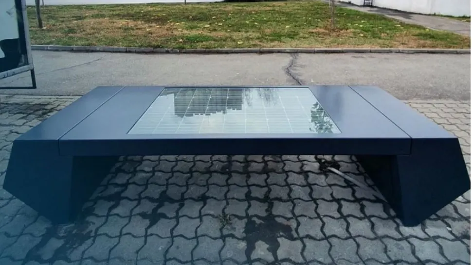 Craiovenii vor avea băncuțe smart. Foto/USR