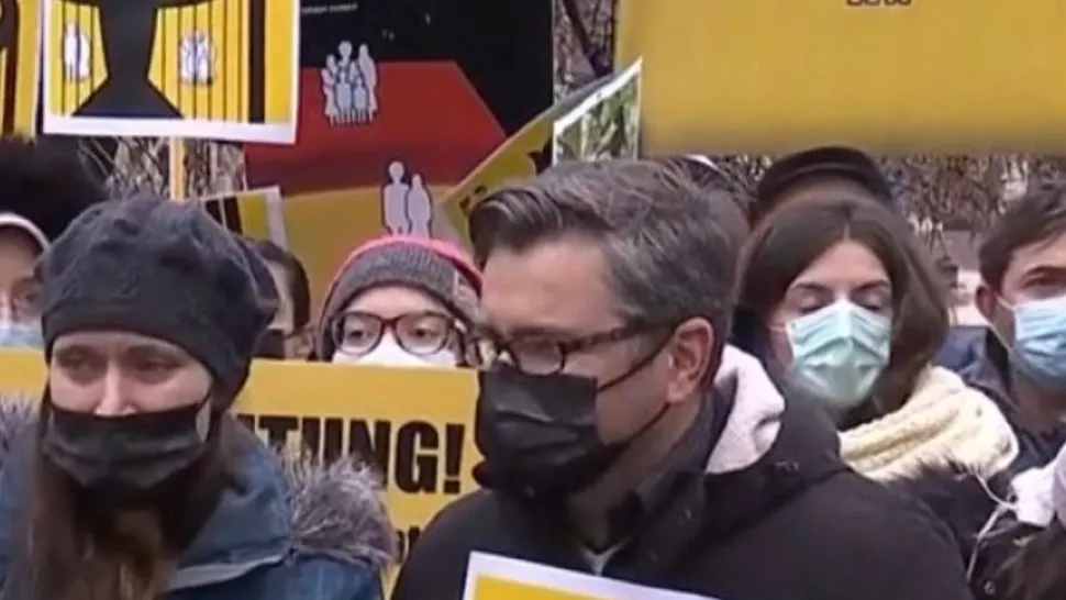 Protest la Universitate pentru 7 copii preluați abuziv de statul german Foto: Captură TV