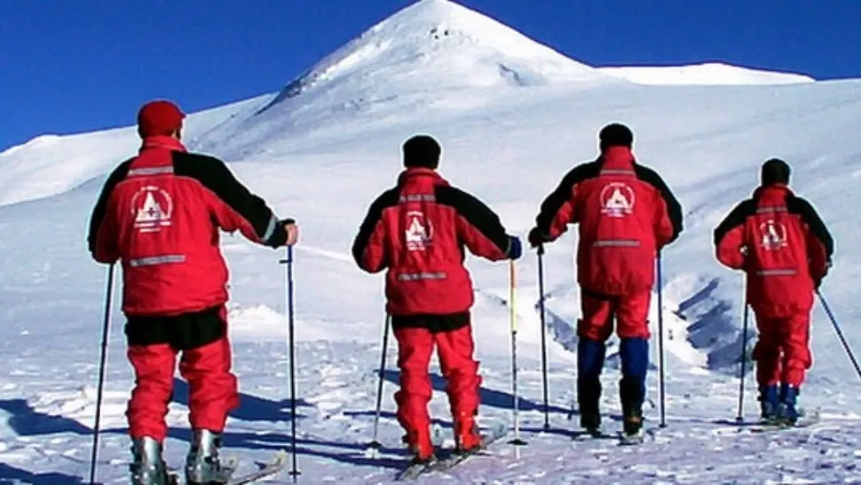Risc de avalanșă în munți. Salvamont, sfaturi pentru turiști
