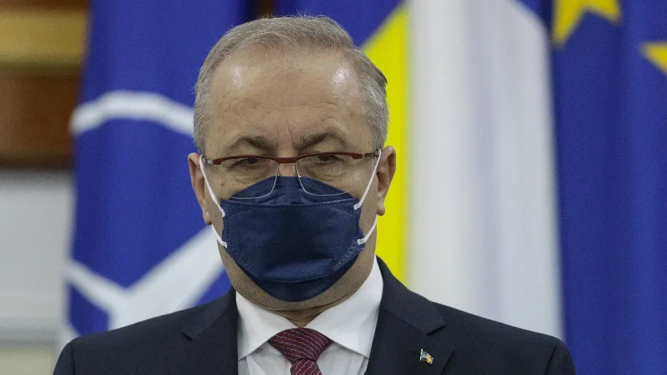 Vasile Dîncu, ministrul Apărării Foto: INQUAM/Octav Ganea