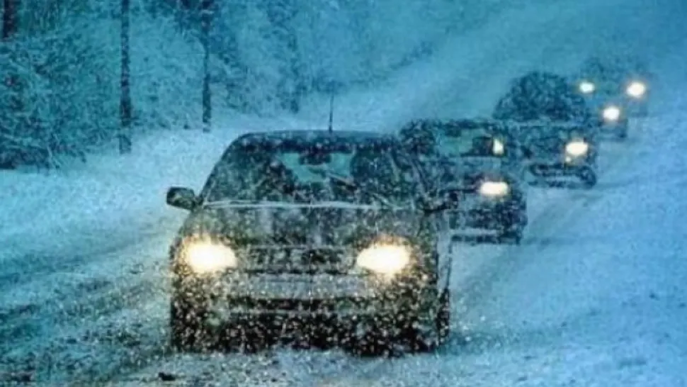 Trafic în condiții de iarnă - imagine de arhivă