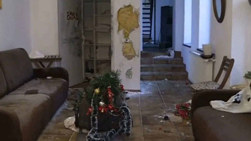 Primele imagini cu tinerii care au devastat pensiunea închiriată de Revelion