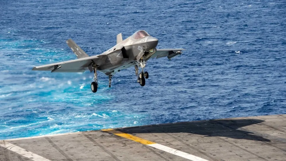 Incident aviatic pe un portavion american, în Marea Chinei de Sud / Foto: Profi Media