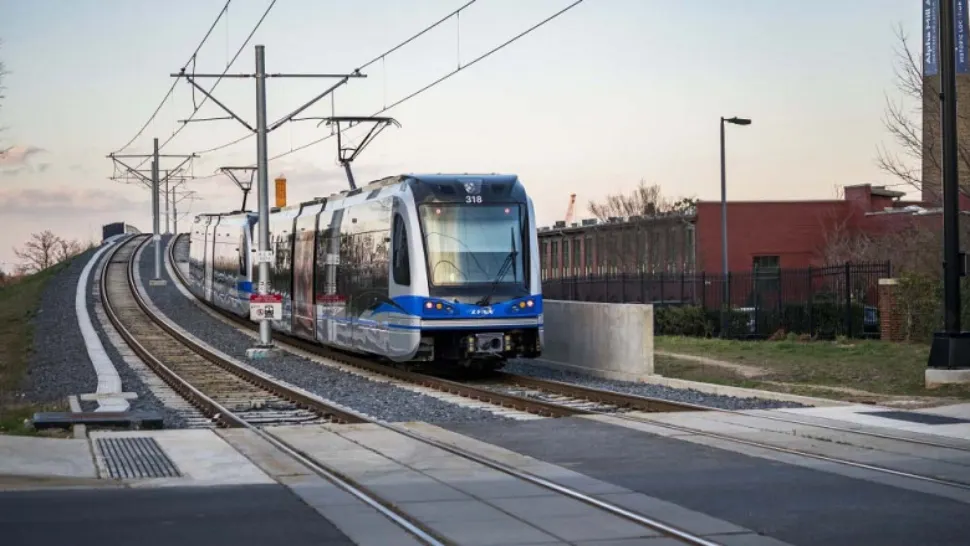 S-a reluat circulația trenurilor pe Valea Prahovei