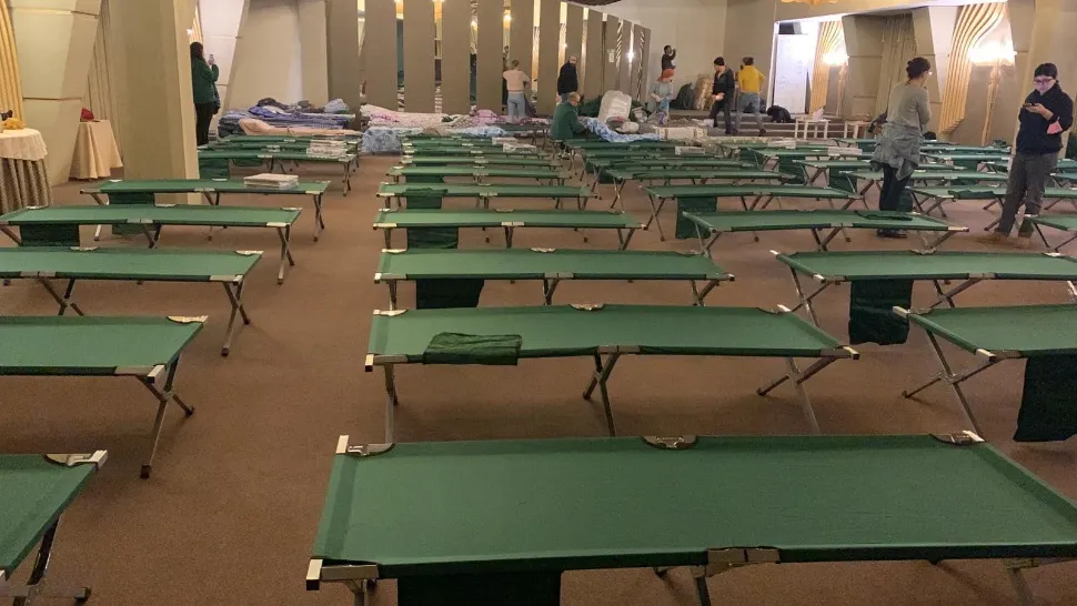 Centru improvizat pentru primire refugiați / Facebook Nicușor Dan